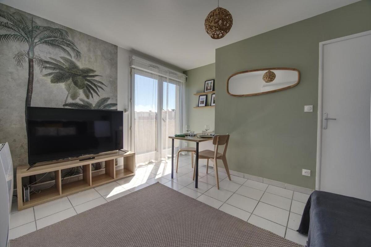 Appartement La - Balcon - Parc Des Expo - Stade - Arrivée Autonome *